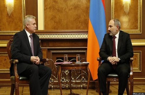 Bu ay ikinci dəfə İrəvana səfər edən KTMT Baş katibi Paşinyanla görüşə bilib