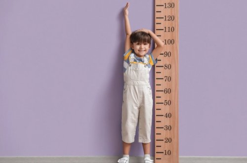 Uşaqların boy artımına təsir edən mənfi amillər açıqlanıb
