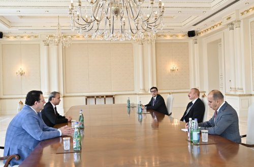 Президент Ильхам Алиев принял главу Международной шахматной федерации