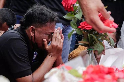 İndoneziyada futbol matçında izdihamda ölənlərin 32-si uşaqdır