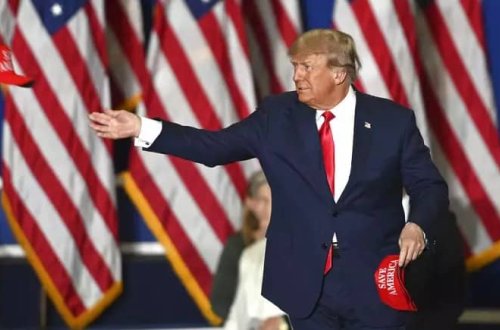 Tramp CNN-ə qarşı 475 milyon dollarlıq iddia qaldırıb