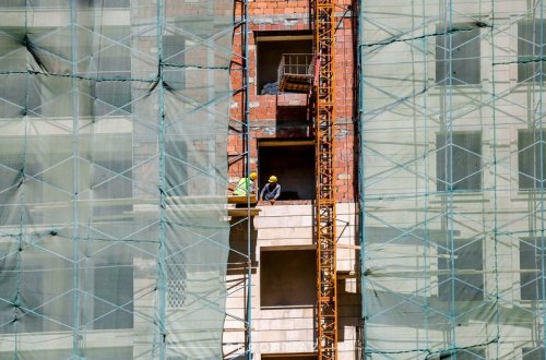 Qax sakini Bakıda çoxmərtəbəli binadan yıxılaraq ölüb - FOTO