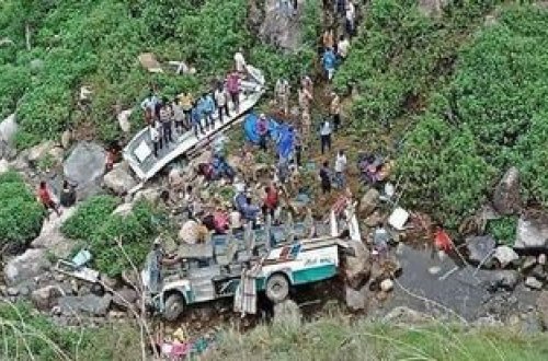 Hindistanda dəhşətli qəza baş verib: 31 ÖLÜ