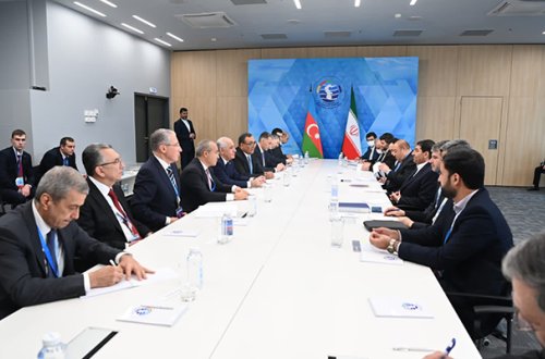 Əli Əsədov İranın Birinci vitse-prezidenti ilə görüşdü