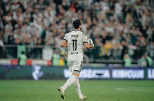 FIFA Mahir Emrelini cəzalandırıb