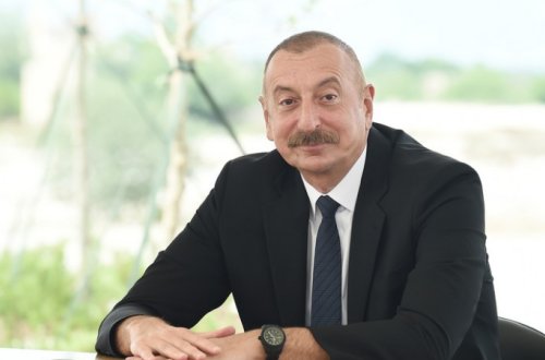 Prezident İlham Əliyev Praqada Azərbaycan televiziya kanallarına müsahibə verib