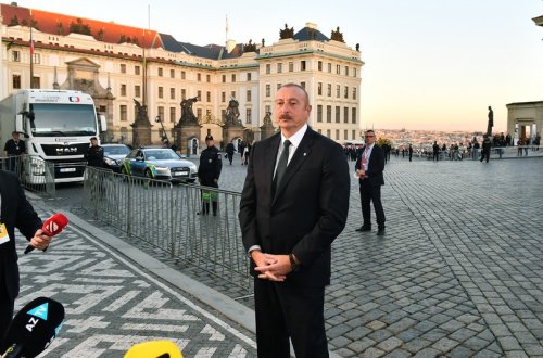 Azərbaycan Lideri: 