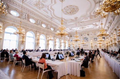 Prezident İlham Əliyev Praqada işçi nahar formatında keçirilən bağlanış plenar iclasında iştirak edib  - YENİLƏNİB