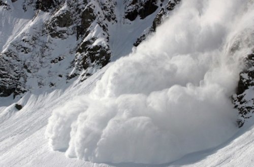 Hindistanda qar uçqunu nəticəsində ölənlərin sayı 26-ya çatıb