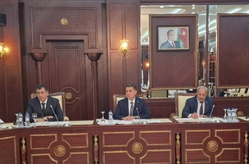 Hüquq siyasəti və dövlət quruculuğu komitəsinin iclası keçirilib