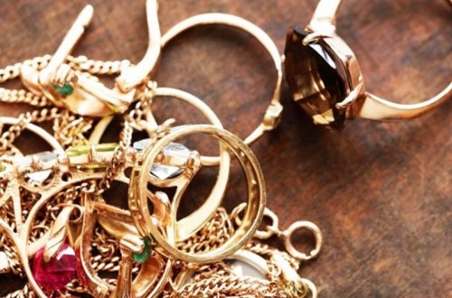 Bakıda xadimə işlədiyi evdən 28 min manatlıq qızıl oğurlayıb