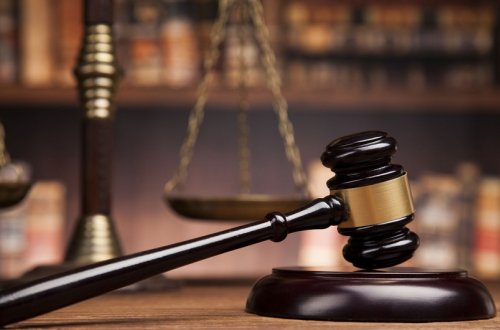 Bakıda tanışını qətlə yetirməkdə təqsirləndirilən şəxsin məhkəməsi başlayır