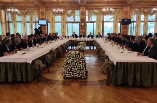 Ümumdünya Layiqli Əmək Gününə həsr olunmuş konfrans keçirilib