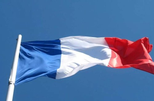 Fransa Şərqi Avropa ölkələrinə qoşun, tank və zirehli texnika göndərəcək