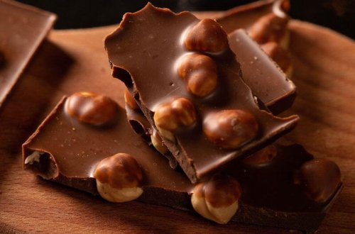 Bakıda işçi 112 ədəd şokolad yediyinə görə işdən qovuldu - VİDEO