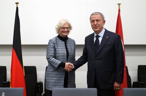 Hulusi Akar NATO qərargahında almaniyalı və fransalı həmkarı ilə görüşüb