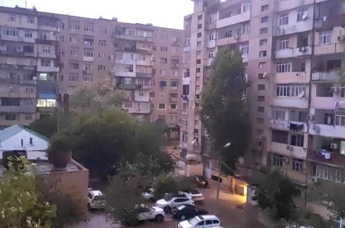 Bakıda gecə çaxan ildırım əhalini qorxuya saldı – VİDEO