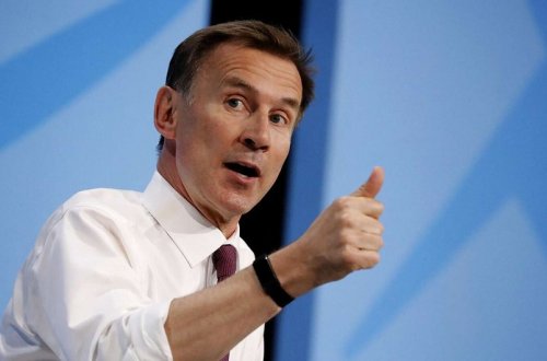 Britaniyanın keçmiş xarici işlər naziri maliyyə naziri təyin edilib