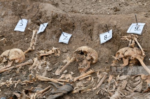 Dövlət Komissiyası: “Edillidəki kütləvi məzarlığın altında başqa insan qalıqları da ola bilər”