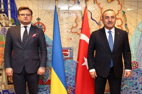 Türkiyə və Ukrayna XİN başçıları arasında telefon danışığı olub