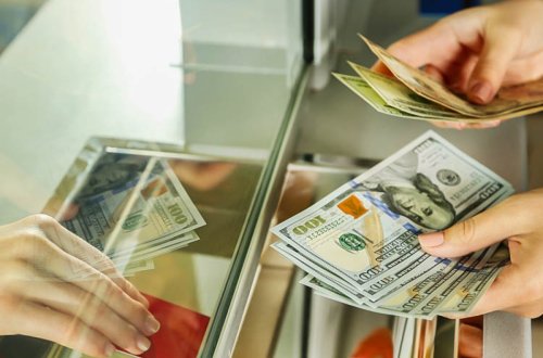 Rusiyadan xarici valyutanın çıxarılmasına qoyulan qadağa ləğv edilir