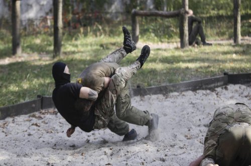 Fransada 2000-ə qədər Ukrayna əsgəri təlim keçəcək