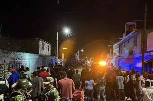 Meksikada bara silahlı hücum edilib: 12 ÖLÜ, 3 YARALI