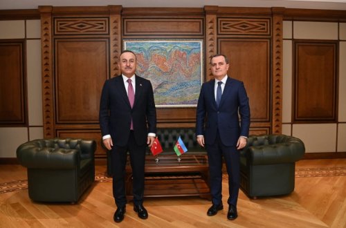 Ceyhun Bayramov bölgədəki son durumla bağlı türkiyəli həmkarını məlumatlandırıb