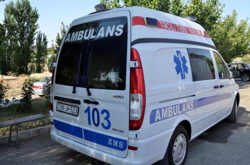 Səbaildə kişi evində intihar edib