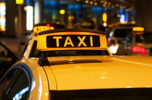 Maşınını oğurladığı şəxsin yolda qaldığını görüb evinə düşürdü - Bakıda QƏRİBƏ OLAY