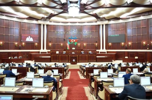 MM Ombudsmanın “A” statusunun bərpa edilməsi ilə bağlı layihəni I oxunuşda qəbul edib