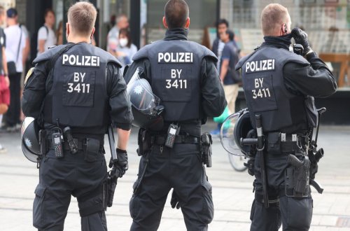 Almaniyada naməlum şəxs bıçaqla insanlara hücum edib, ölənlər var