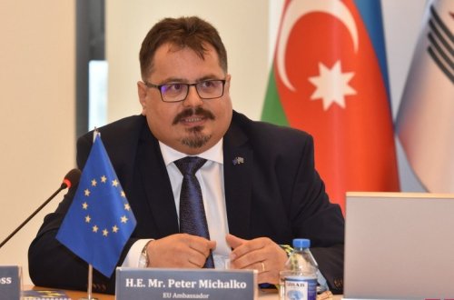 Aİ nümayəndəliyi Azərbaycanı Müstəqillik Günü münasibətilə təbrik edib