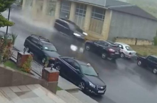 Baş həkimin xəsarət aldığı dəhşətli qəzanın görüntüləri yayıldı - anbaan VİDEO