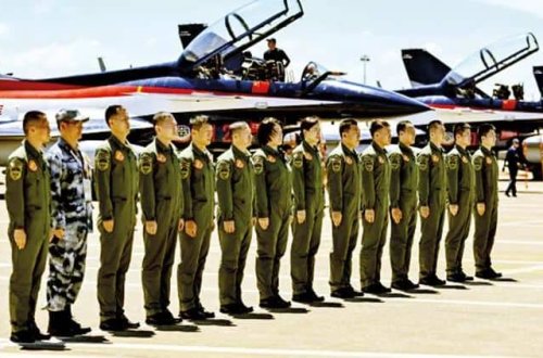 İngilis pilotları Çin ordusuna təlim keçir