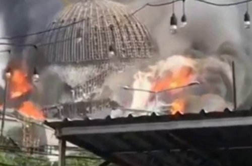 İndoneziyada Böyük Məscidin günbəzi uçub