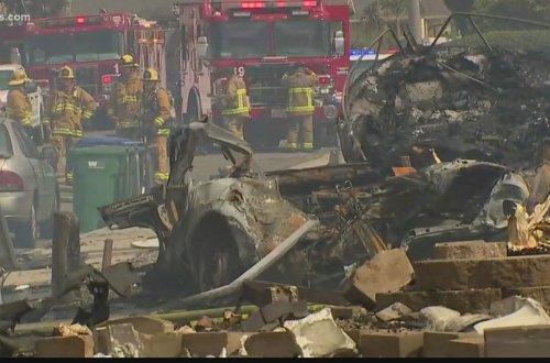 ABŞ-da təyyarə yaşayış binasına çırpılıb, ölənlər var