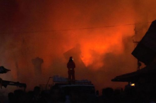 Özbəkistanda hərbi anbardakı partlayış nəticəsində 3 700-dən çox bina dağılıb