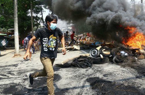 Myanmada hava zərbələri nəticəsində 50-yə yaxın insan ölüb