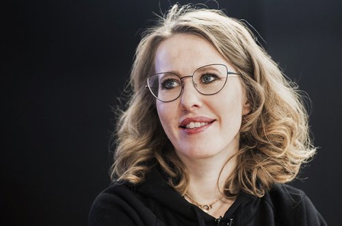 Kseniya Sobçakın bağ evində axtarış aparılır