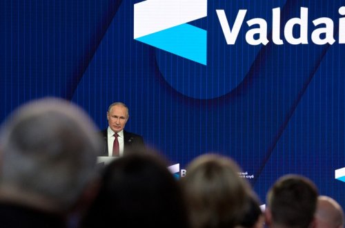 Putin Ukrayna problemini həll edə bilənlərin adını çəkib