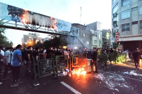 İranda kütləvi iğtişaşlar nəticəsində 1 nəfər ölüb, 14 nəfər yaralanıb