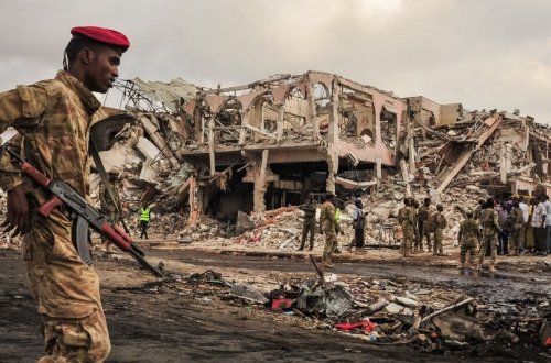 Somalidə iki güclü partlayış olub, çox sayda insan ölüb