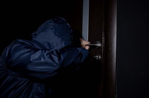 Bakıda poçtdan pul və lotereya biletləri oğurlanıb