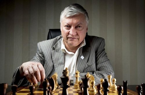 Anatoli Karpov ağır kəllə-beyin travması ilə reanimasiyaya yerləşdirilib