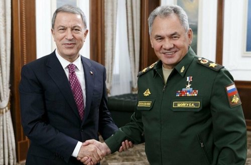 Şoyqu türkiyəli həmkarı ilə telefonla taxıl müqaviləsini müzakirə edib