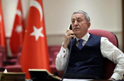 Hulusi Akar Ukraynanın müdafiə və infrastuktur nazirləri ilə taxıl ixracını müzakirə edib