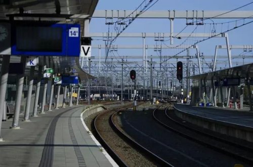 Kadr çatışmazlığı səbəbindən Hollandiyada qatar xidmətləri azalacaq