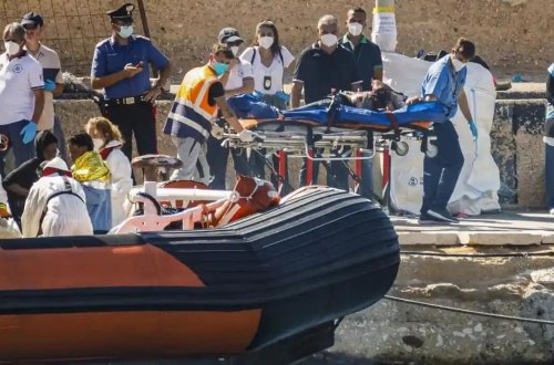 4 yaşlı uşaq ailəsi olmadan Tunisdən İtaliyaya qayıqla getdi