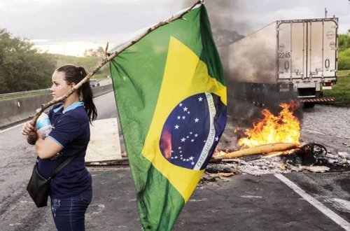 Bolsonaro Braziliyada məğlub olduğunu etiraf edib